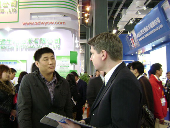 本溪黑馬化工實業(yè)有限公司成功參加2013年FCI展會